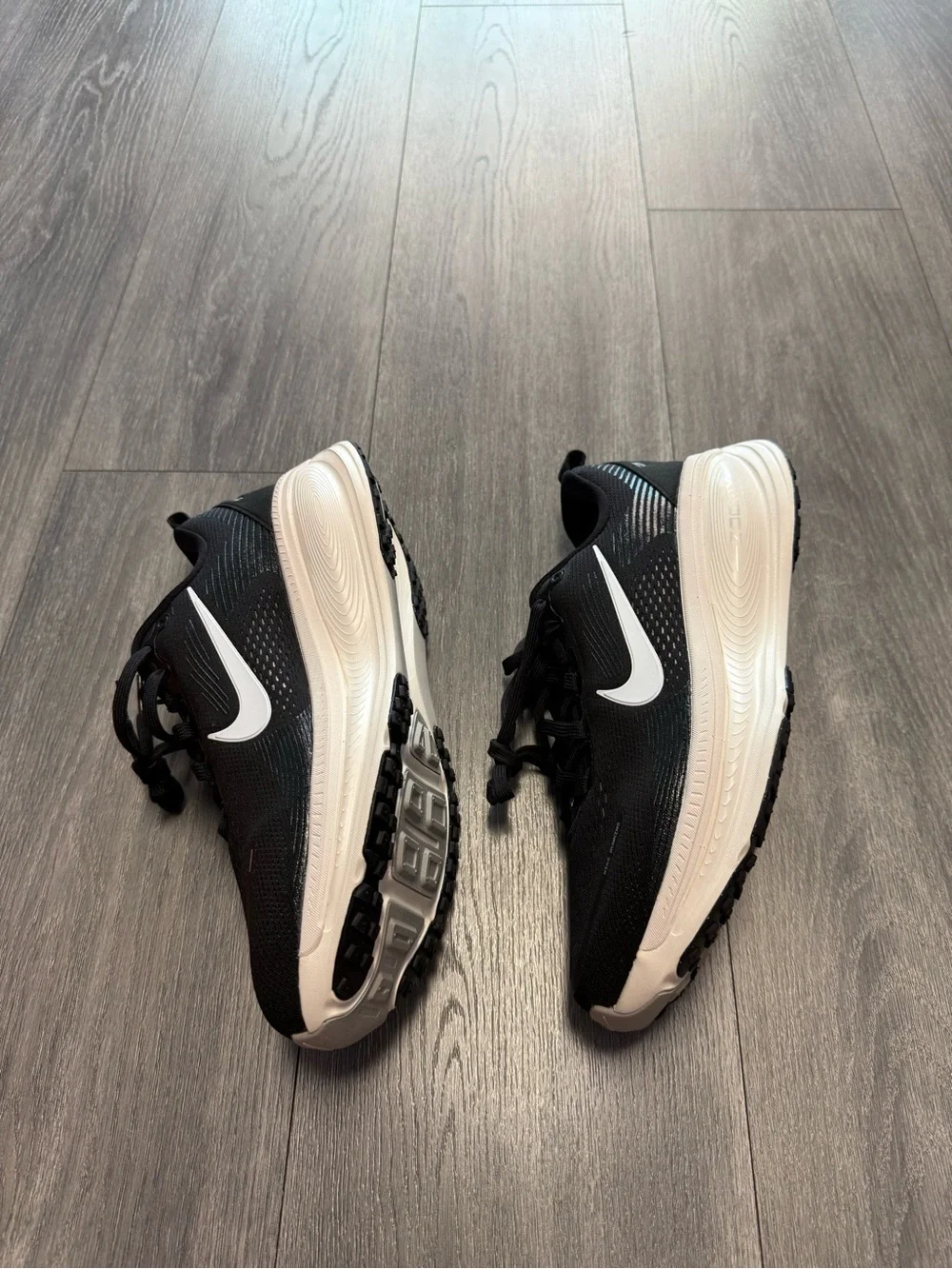 Nike Vomero 18 Black White Wide IF0515-002 Womens Sz 10 Wide Mens 8.5 Wide New
